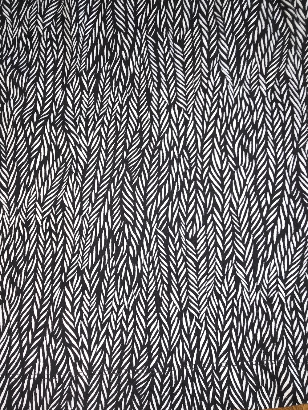 Chico's Zenergy Black Puffed Sleeves Abstract Lines Knit Dress Size 1 ( Medium) - Picture 6 of 8